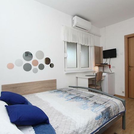 Apartments And Room Eva Rovinj Extérieur photo